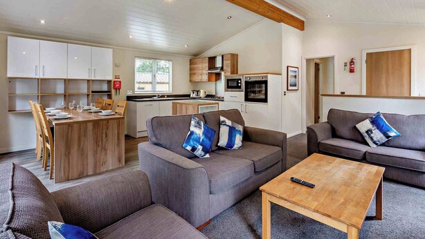 TV - Deluxe 3 Lodge, slps 8, parking, ensuite & decking (Bowness-on-Windermere)