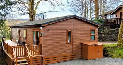 Prestige Lodge, parking, ensuite, decking & LV