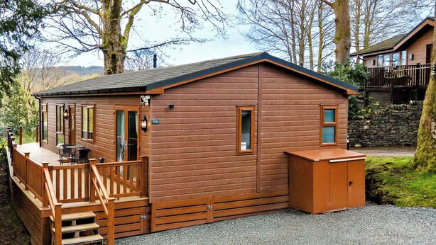 Exterior - Prestige Lodge, parking, ensuite, decking & LV (Bowness-on-Windermere)