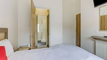 3 bedrooms