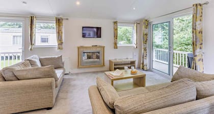 Prestige Lodge with parking, ensuite & decking