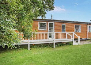 Exterior - Prestige Lodge with parking, ensuite & decking (Bowness-on-Windermere)