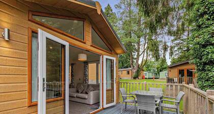 Superior 2 Lodge, slps 4, parking, ensuite & deck