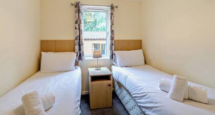 Superior 2 Lodge, slps 4, parking, ensuite & deck