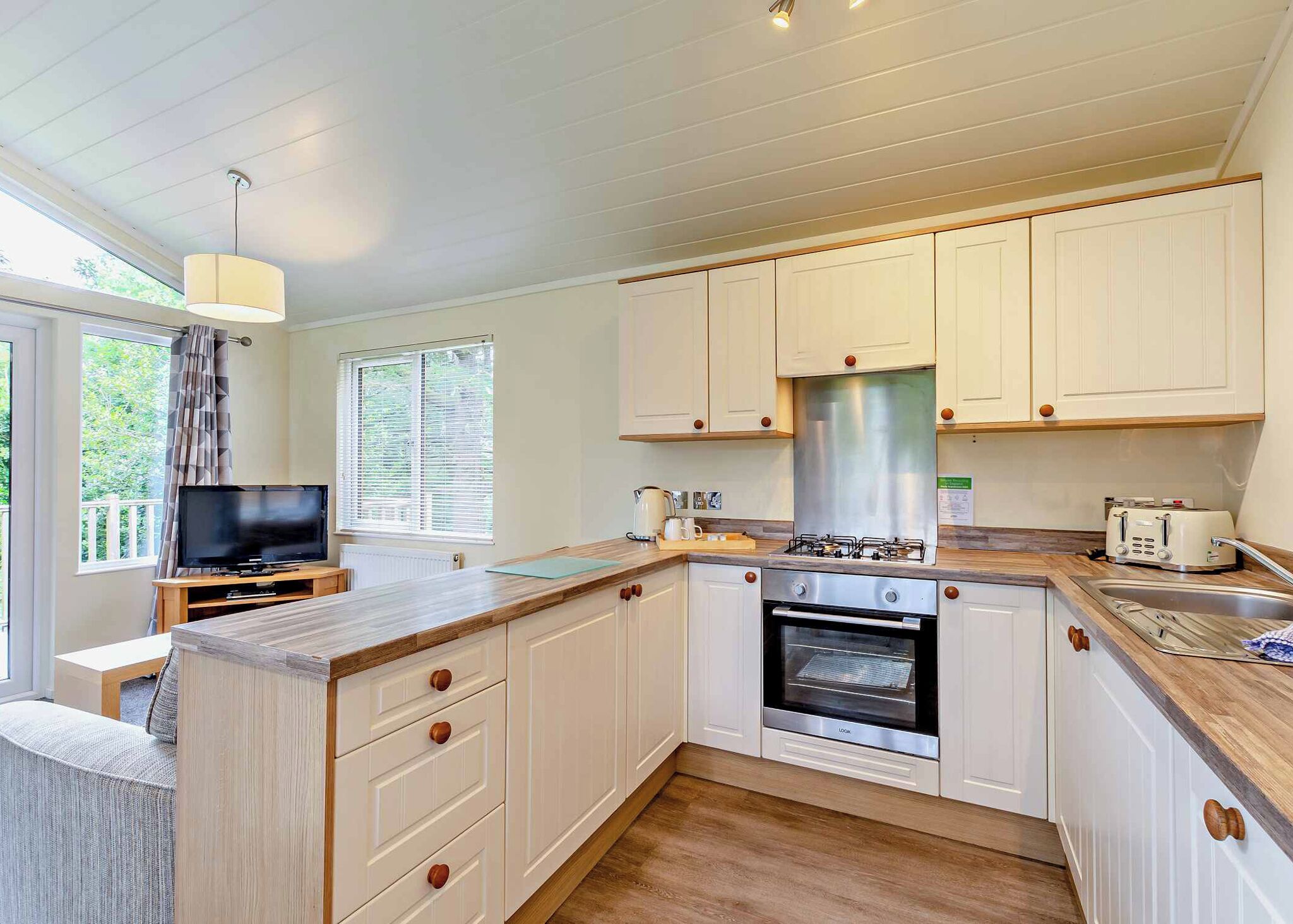Fridge, oven, stovetop, toaster