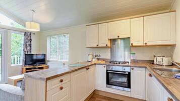 Fridge, oven, stovetop, toaster