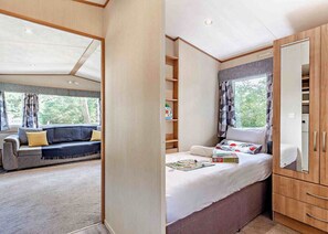 2 bedrooms, wheelchair access - Silver Accessible with parking (Bowness-on-Windermere)