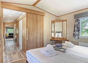 2 bedrooms - Silver Accessible with parking (Bowness-on-Windermere)