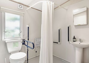 Bathroom - Silver Accessible with parking (Bowness-on-Windermere)