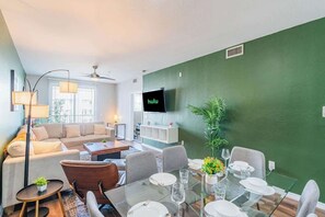 Interior - Bright ASU Condo w/ Pool, Gym, Balcony & Parking (Tempe)