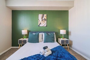 Iron/ironing board, WiFi, bed sheets