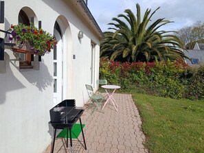 Outdoor dining - Charming retro townhouse (Brest)