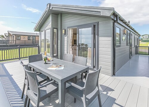 Deluxe 3, Slps 6, parking, ensuite, decking