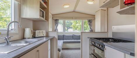 Fridge, oven, stovetop, toaster