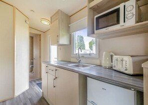 Unclassified image, 2 of 8, button - Bronze 2 Bedroom Caravan, Sleeps 4 (Clacton-on-Sea)