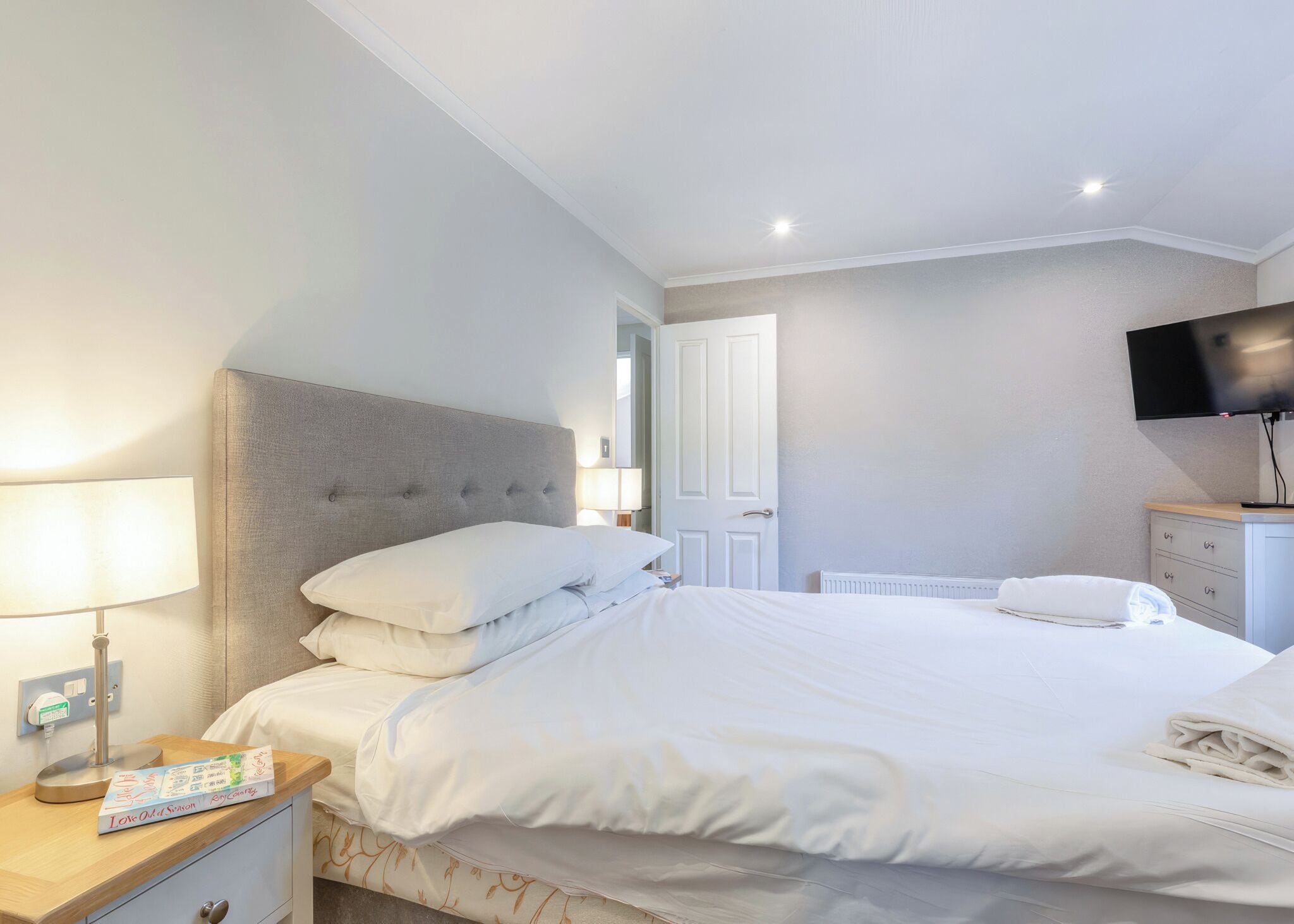 2 bedrooms