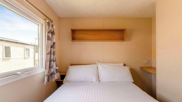 3 bedrooms - Bronze 3 Bedroom Caravan, Sleeps 6 (Clacton-on-Sea)