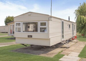 Exterior - Bronze 3 Bedroom Caravan, Sleeps 6 (Clacton-on-Sea)