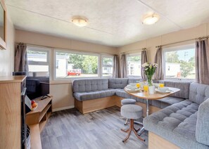 Dining - Bronze 3 Bedroom Caravan, Sleeps 6 (Clacton-on-Sea)