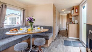 Dining - Bronze 3 Bedroom Caravan, Sleeps 6 (Clacton-on-Sea)