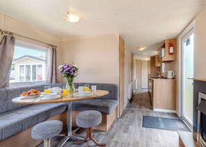 Dining - Bronze 3 Bedroom Caravan, Sleeps 6 (Clacton-on-Sea)