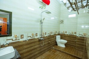 Bathroom - Family homestay  (Phong Nha)
