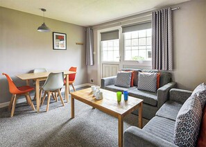 TV - 2 bedroom accommodation in Lizard Peninsula (Lizard Peninsula)