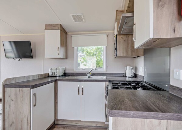 Fridge, oven, stovetop, toaster