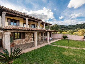 Exterior - Apartment Pompia by Interhome (La Caletta)