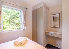 1 bedroom - Bronze Caravan with parking 1 bed (Lizard Peninsula)
