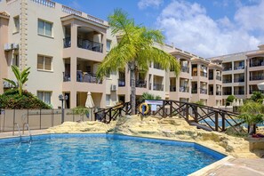 Pool - Seacrest Garden Residence by Nomads (Paphos)