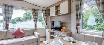 Bronze Caravan with parking 2 bed slp 4