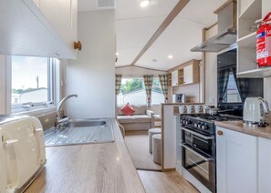 Fridge, oven, stovetop, toaster