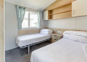 2 bedrooms