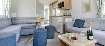 Bronze Caravan with parking 2 bed slp 6
