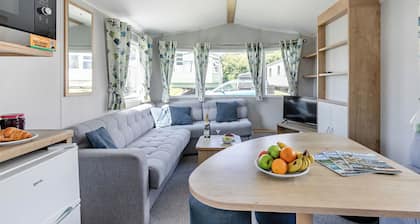 Bronze Caravan with parking 2 bed slp 6