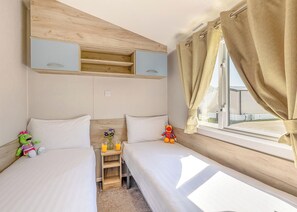 3 bedrooms - Gold Caravan with parking (Lizard Peninsula)
