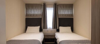 Deluxe Lodge with parking & decking