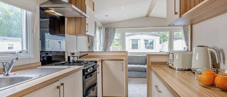 Fridge, oven, stovetop, toaster