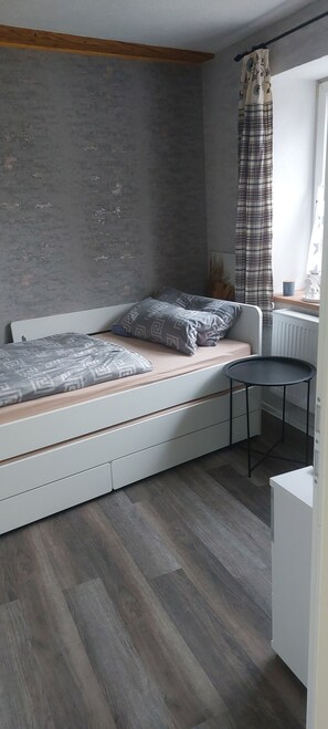 2 bedrooms, bed sheets