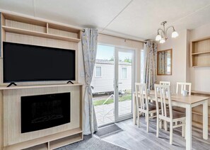 Dining - Gold Premium Caravan with parking & ensuite (Great Yarmouth)