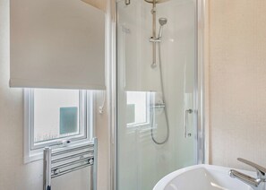 Bathroom - Gold Premium Caravan with ensuite (Great Yarmouth)