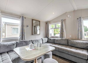 Living area - Silver Caravan with parking (Great Yarmouth)