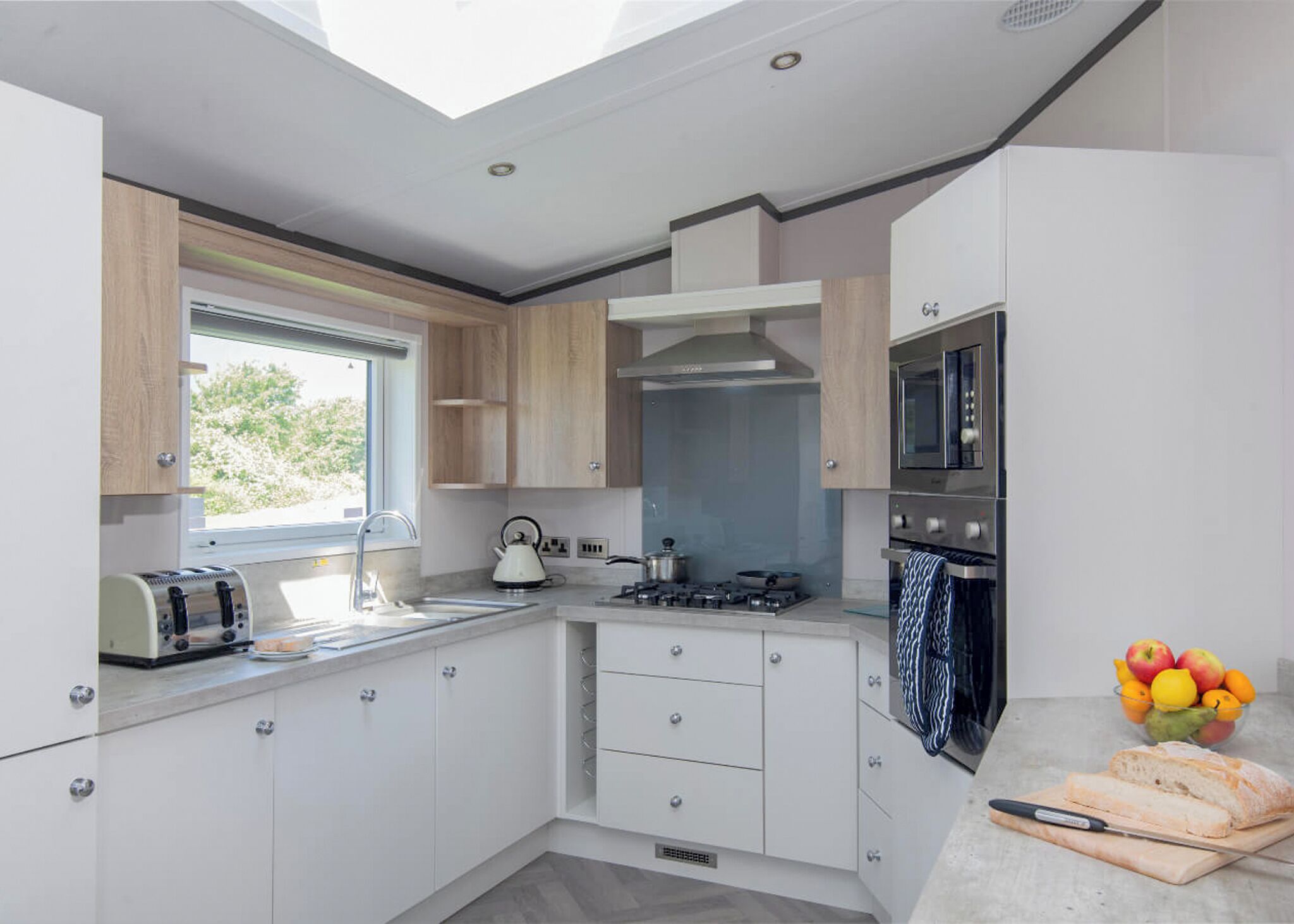 Fridge, oven, stovetop, toaster