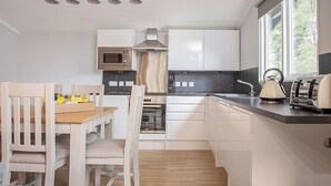 Private kitchen - Deluxe 2, Slps 6, parking, ensuite, decking (Near Weymouth)