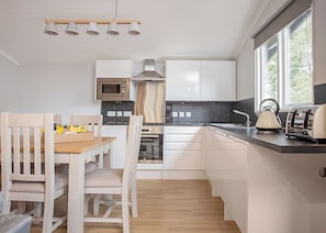 Kühlschrank, Ofen, Herdplatte, Toaster