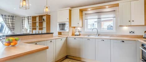 Fridge, oven, stovetop, toaster