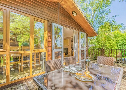 Superior 3, Slps 4, parking, decking, lake view