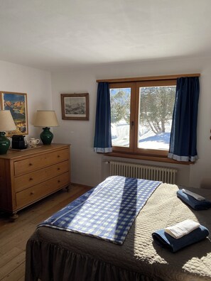 WiFi, bed sheets - Bellavista Suite, directly on the cross-country ski slopes and 15 minutes from Sank Moritz (Bever)