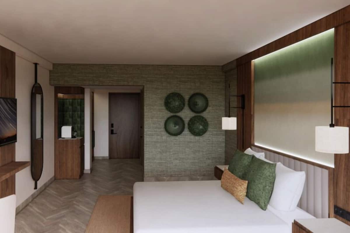 Room, 1 King Bed | Hypo-allergenic bedding, in-room safe, blackout curtains, soundproofing